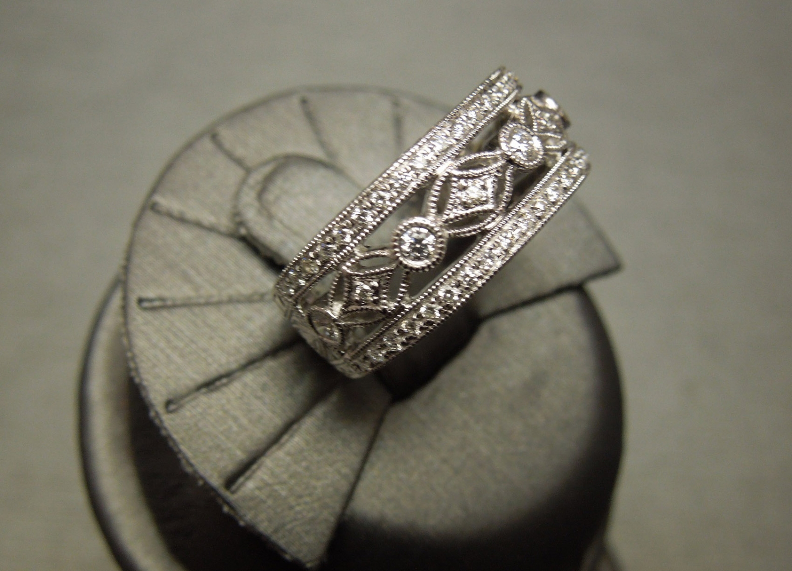 Estate Filigree Wide Diamond Wedding Band 1.20TCW 18KT