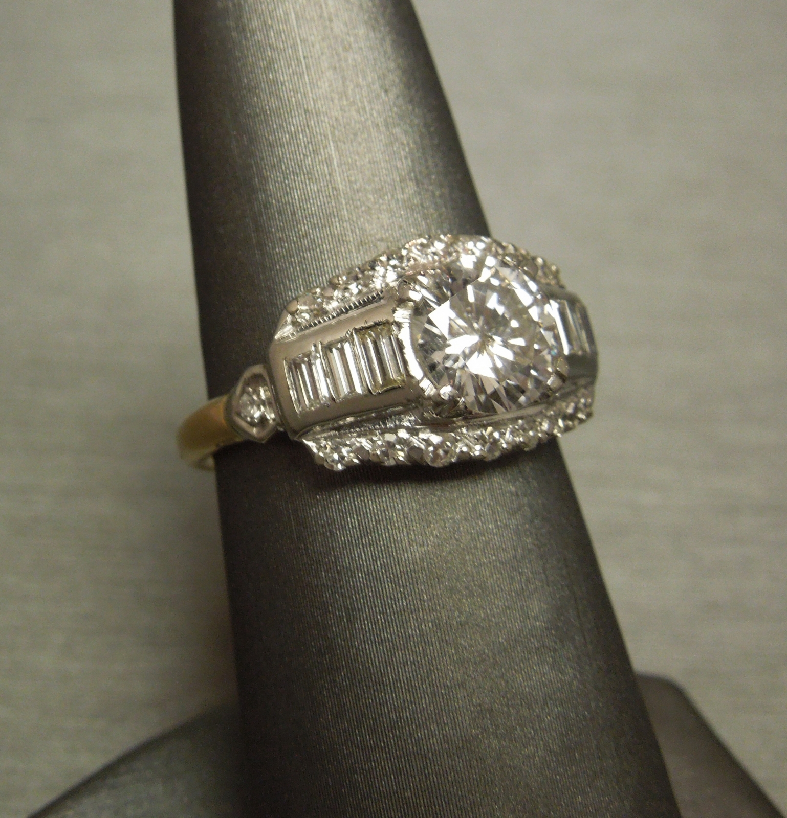 art deco round diamond