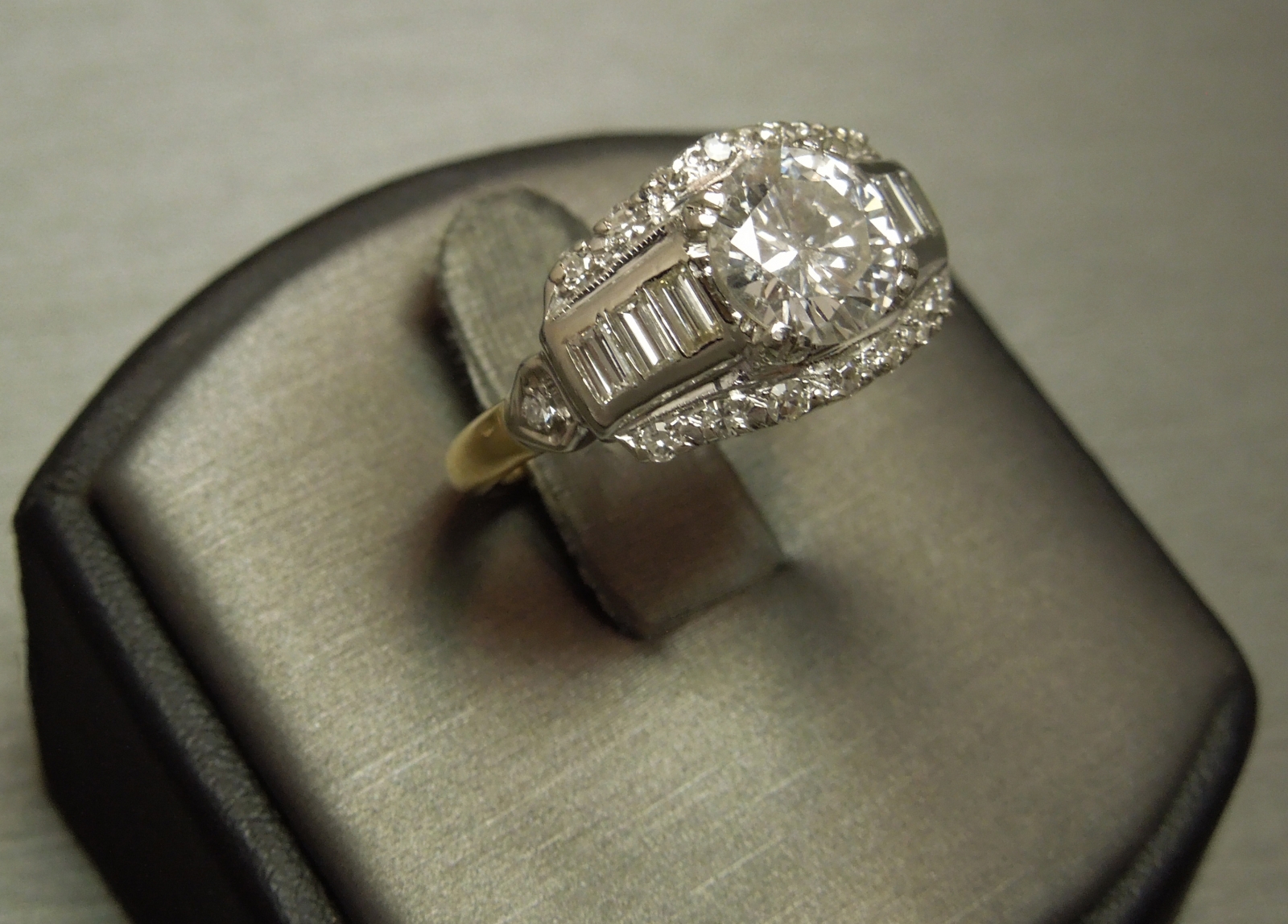 art deco round diamond
