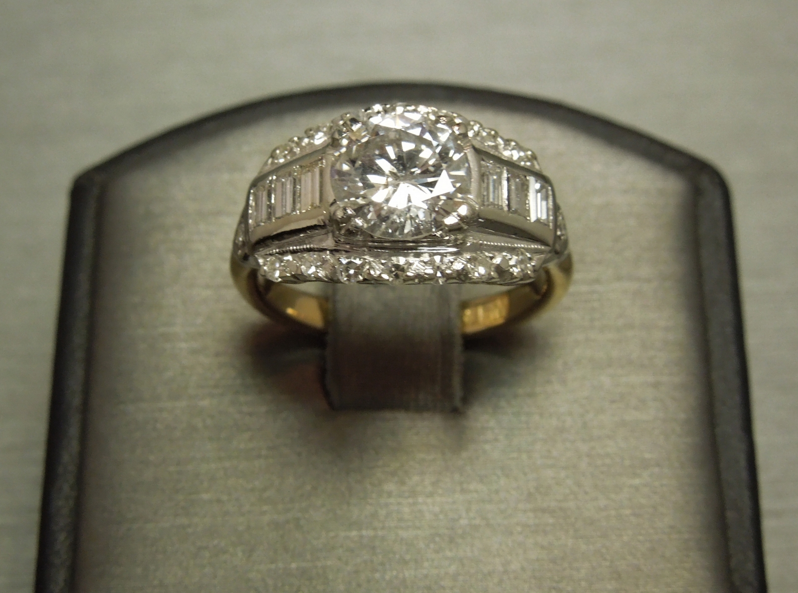 art deco round diamond